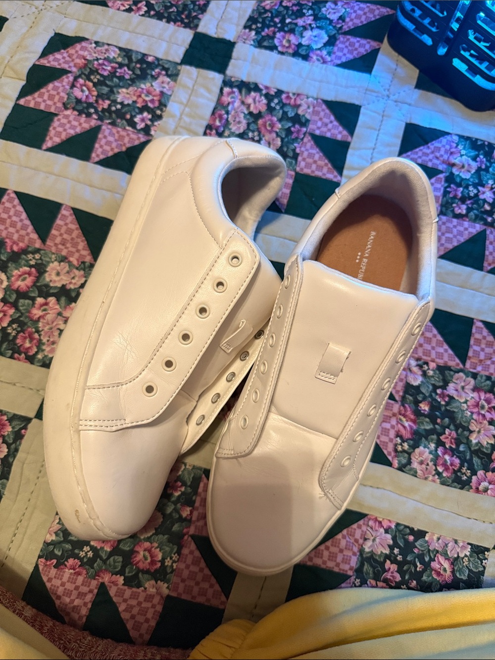 Banana Republic white walking shoes Super Nice
